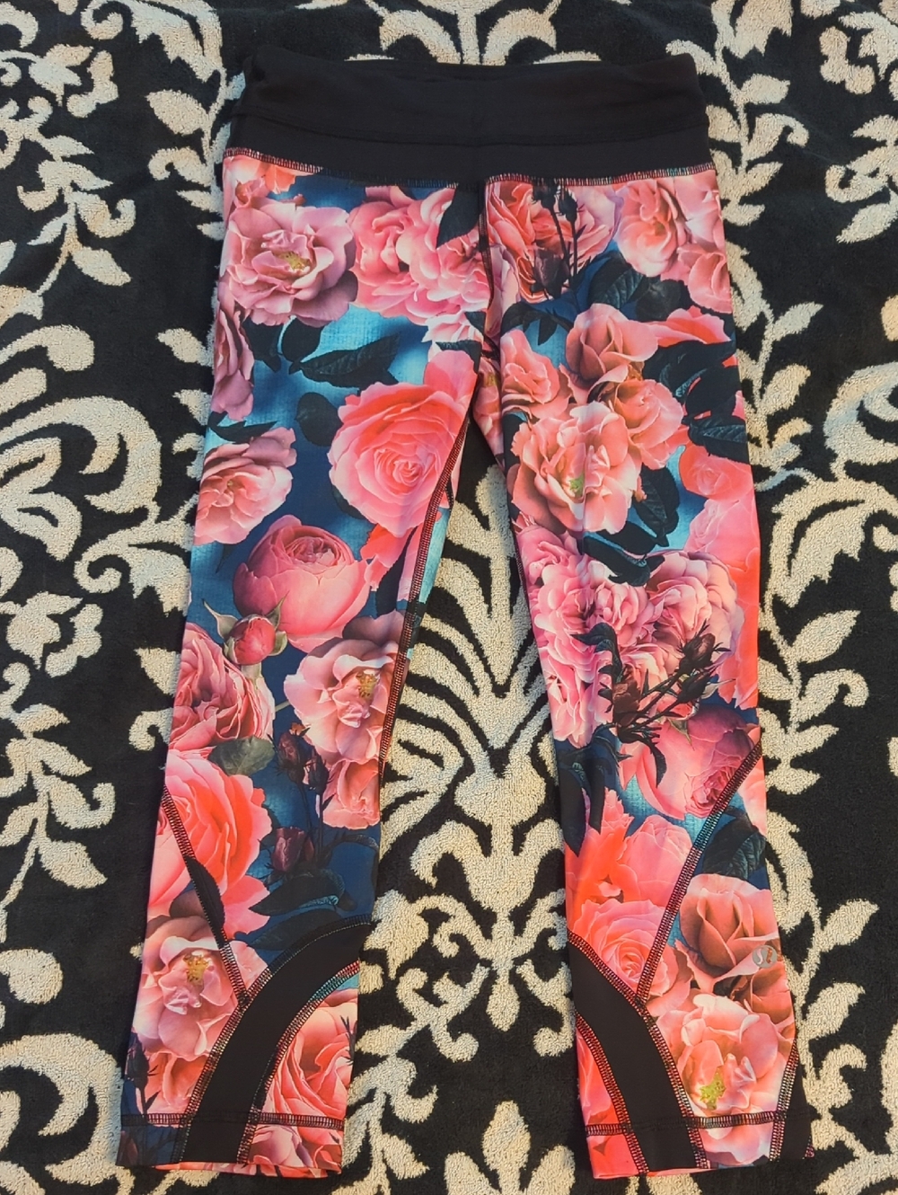 Lululemon Floral Secret Garden Crop Leggings - XS/S 2016 ERA CLASSIC